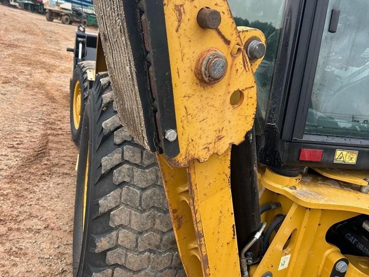 2018-caterpillar-420f2-it-image-33
