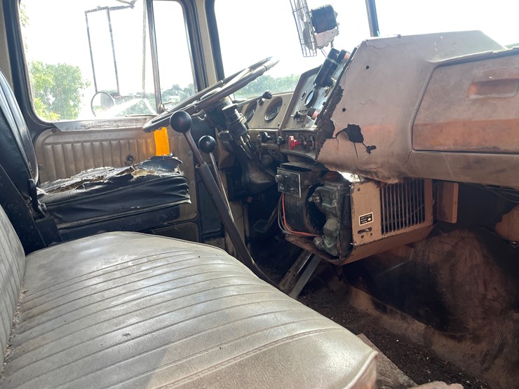 #1016-•-1974-mack-truck-(has-wi-title)-image-34