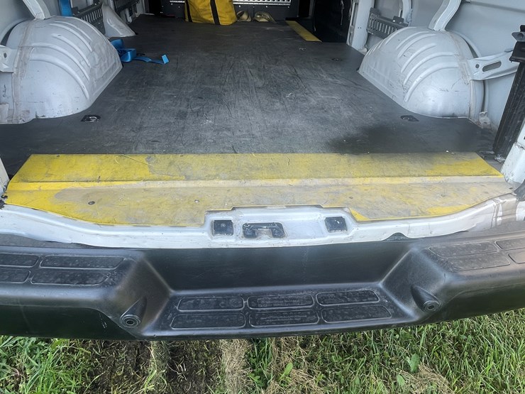 #1033-•-2023-chevy-express-van-(has-wi-salvage-title)-image-71