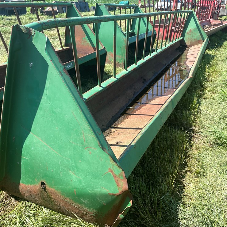 #3681 • S.I. Feeders 20' Bunk Feeder