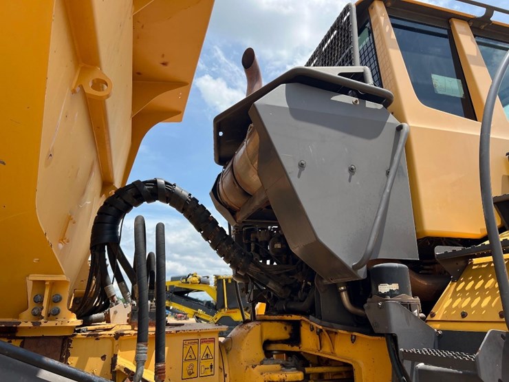 2012-volvo-a40f-image-17