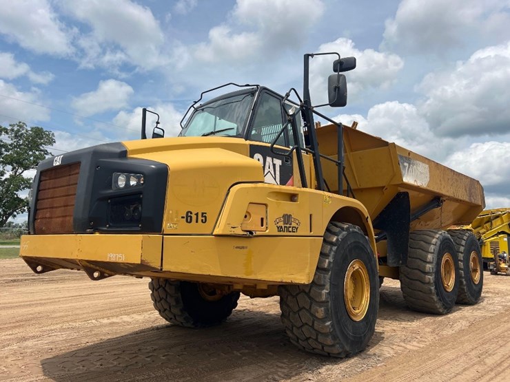 2014-caterpillar-740b-image-8