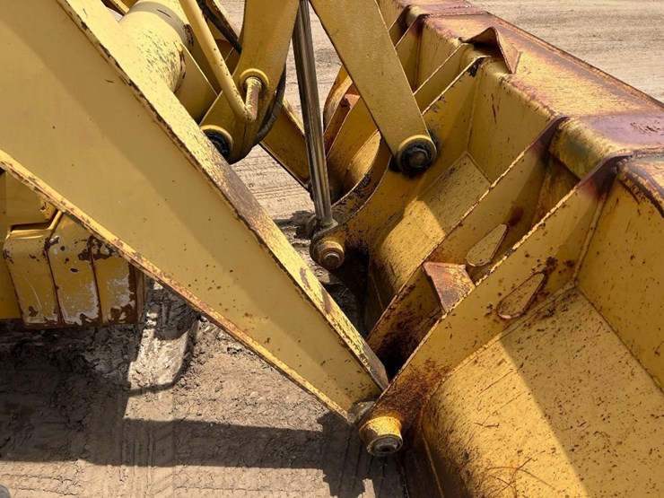 2004-deere-310sg-image-22