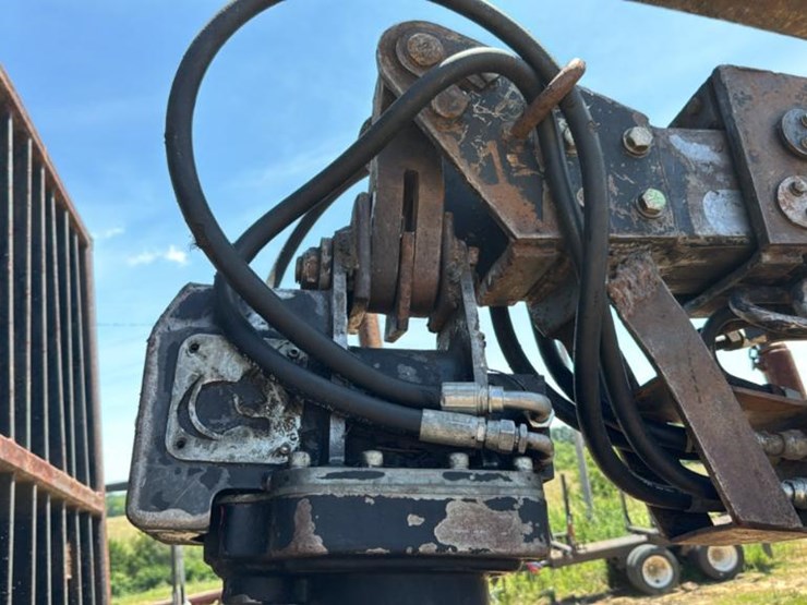 2008-caterpillar-574-image-16