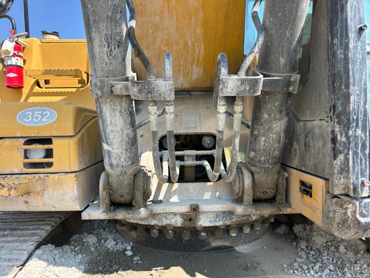 2011-caterpillar-329dl-image-22