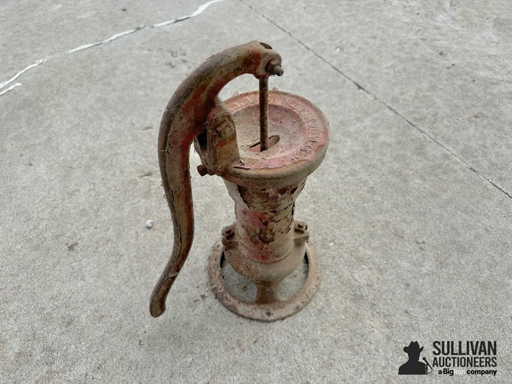 red-jacket-cistern-pump-image-6