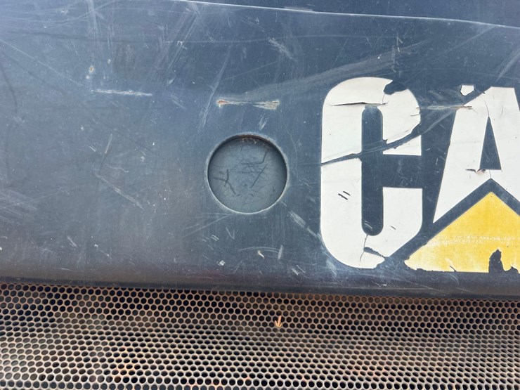 2015-caterpillar-259d-image-14