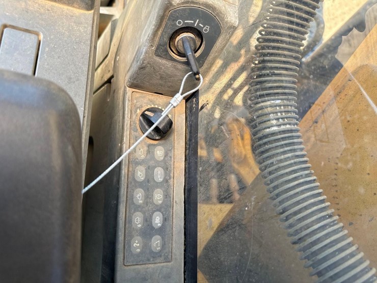 2012-caterpillar-320el-image-47