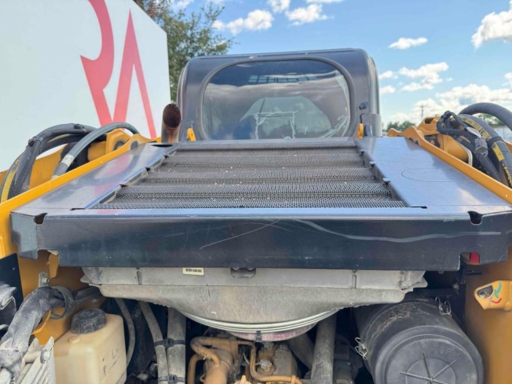 2015-caterpillar-279d-image-38