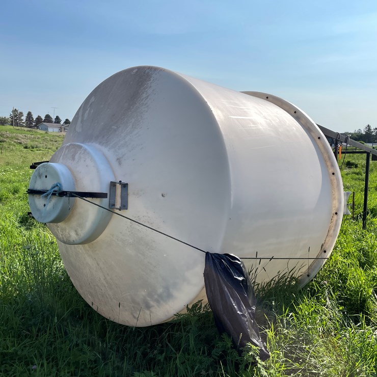 #3637 • 3 Ton Feed Bin