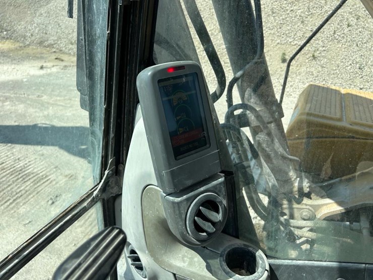 2011-caterpillar-329dl-image-34