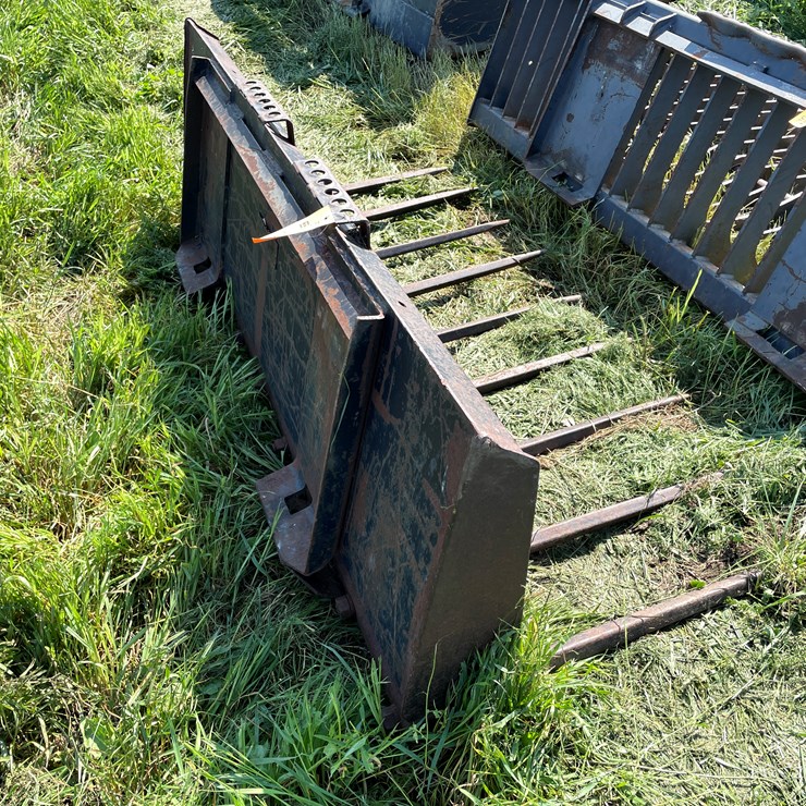 #3663 • Skid Steer Quick Attach Manure Fork Bucket