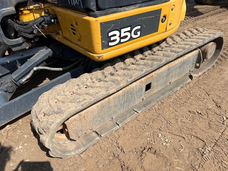 2016-deere-35g-image-9