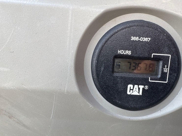 2020-caterpillar-326fl-image-39