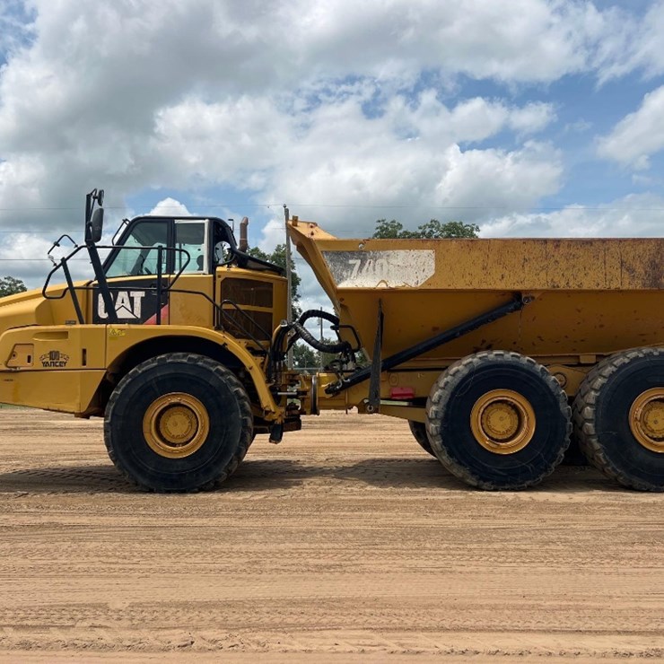 2014 CATERPILLAR 740B