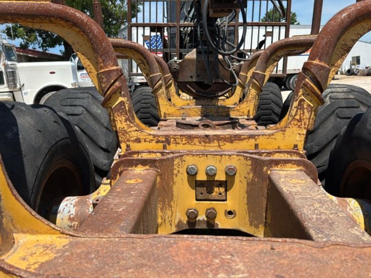 2008-caterpillar-574-image-26