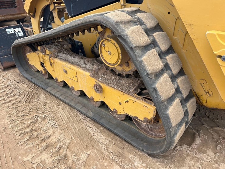 2023-caterpillar-299d3-image-22
