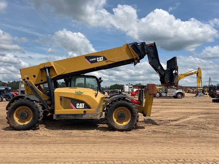 2015-caterpillar-tl1055c-image-5