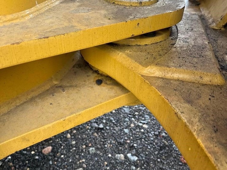 2020-caterpillar-962m-image-23