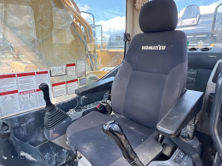 2023-komatsu-pc360-lc-11-image-3