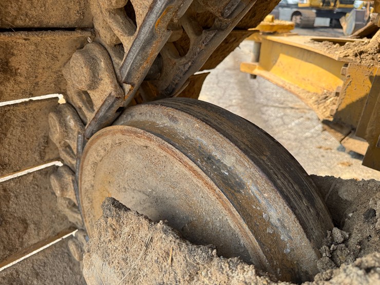 2017-caterpillar-d6n-lgp-image-25