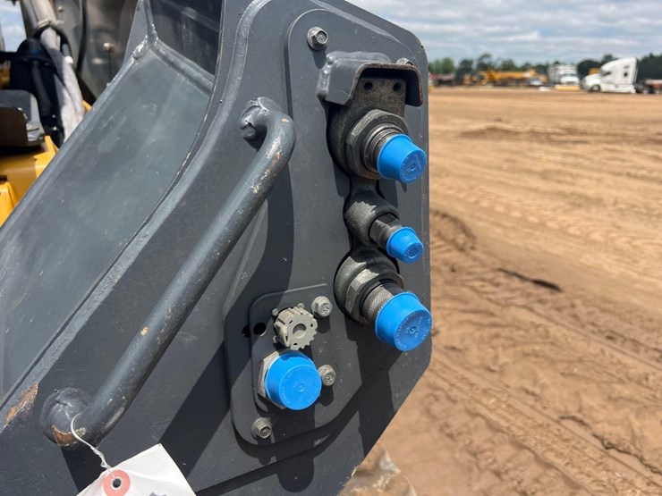 2020-deere-333g-image-11