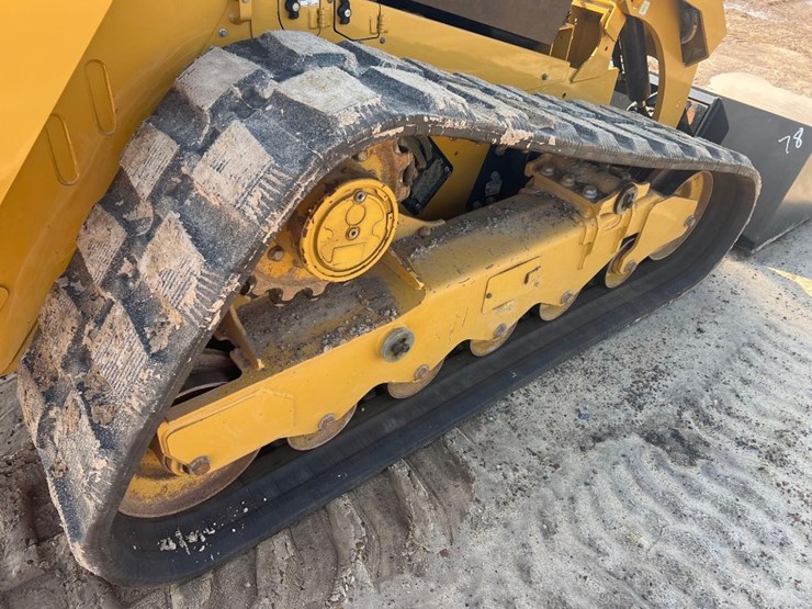 2023-caterpillar-299d3-image-18