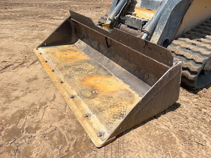 2012-deere-333d-image-9