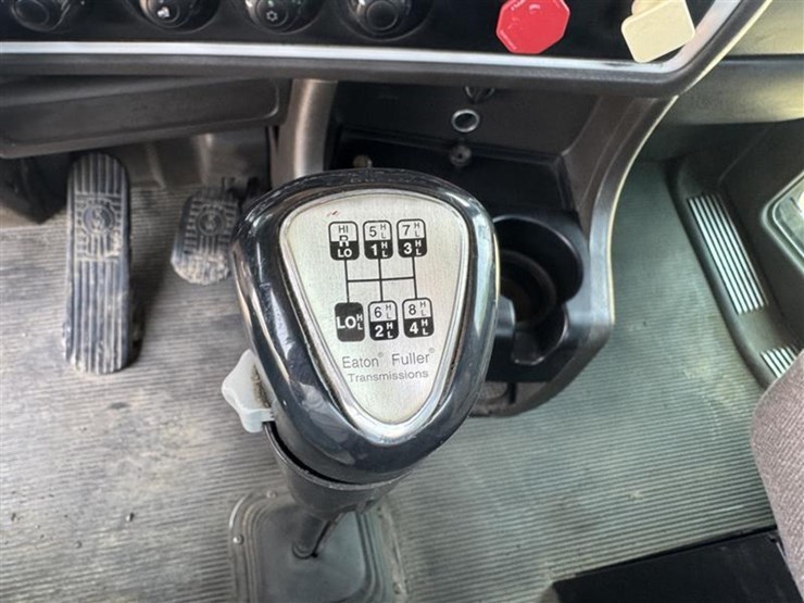 2012-kenworth-w900-image-38