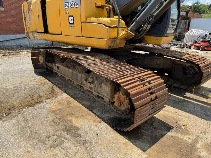 2014-deere-210g-lc-image-45