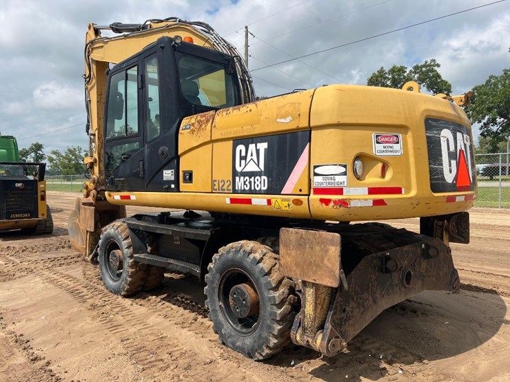 2011-caterpillar-m318d-image-2