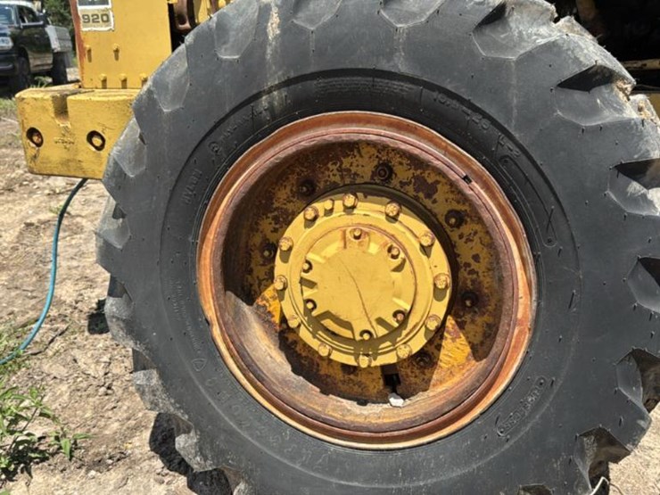 caterpillar-920-image-11