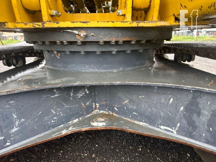2021-komatsu-pc210-lc-11-image-14