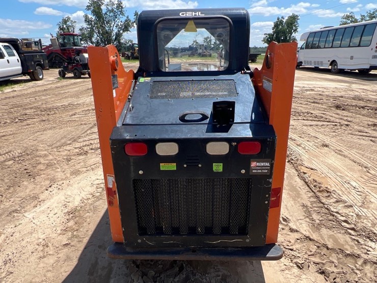 2019-gehl-r105-image-3