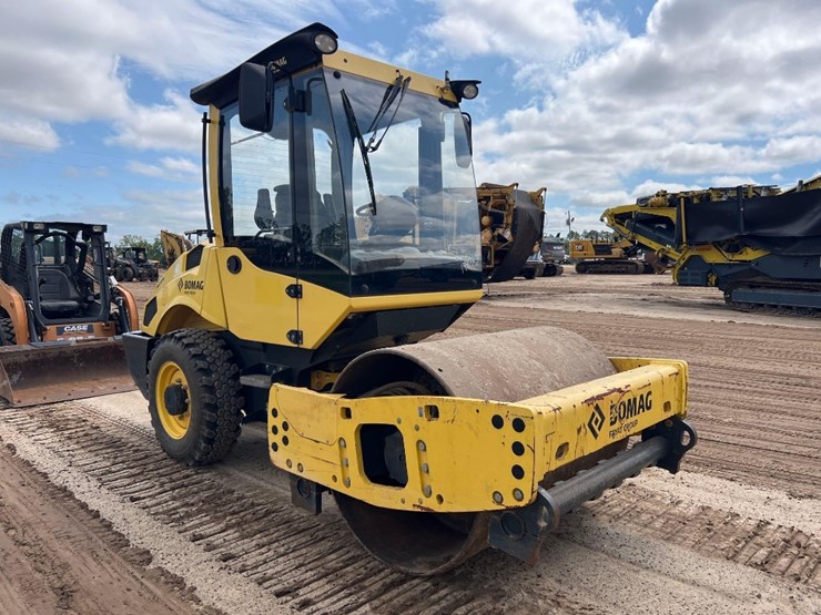 2017-bomag-bw145d-image-6