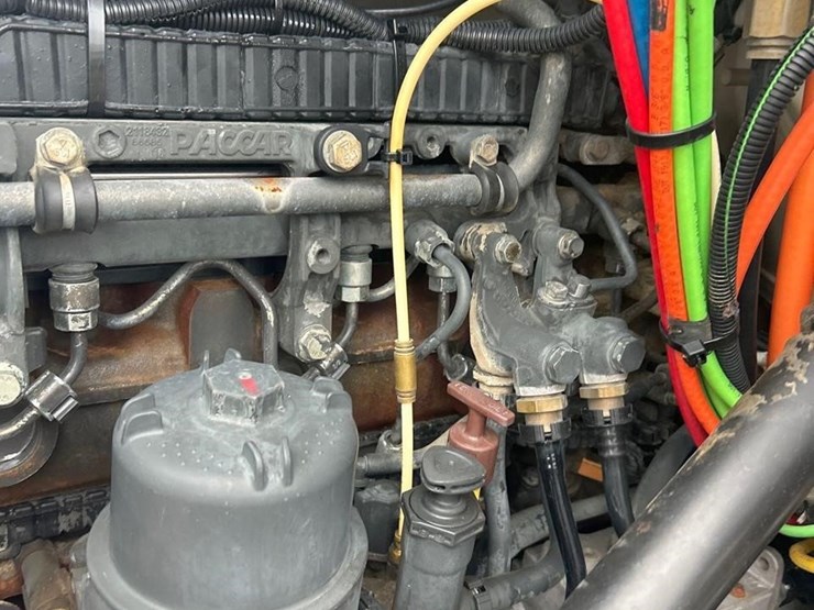 2018-peterbilt-567-image-51