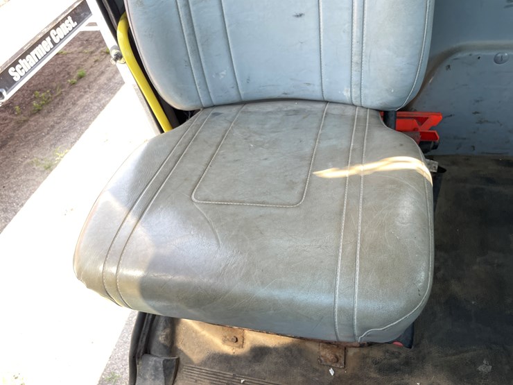 #1013-•-1992-freightliner-cummins-(has-mn-title)-image-65