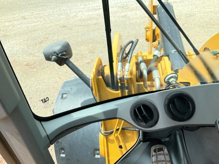 2018-caterpillar-930m-image-27