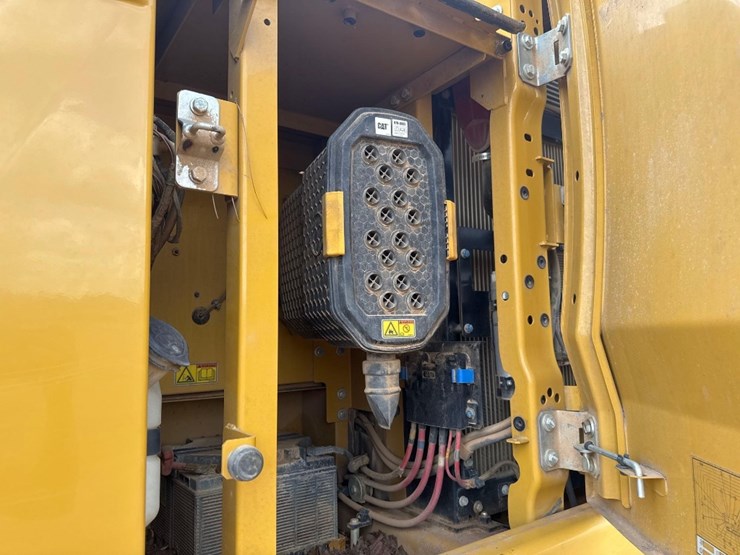 caterpillar-320gc-image-23