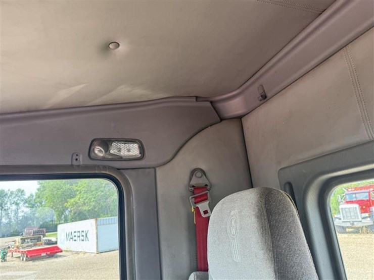 2012-kenworth-w900-image-43