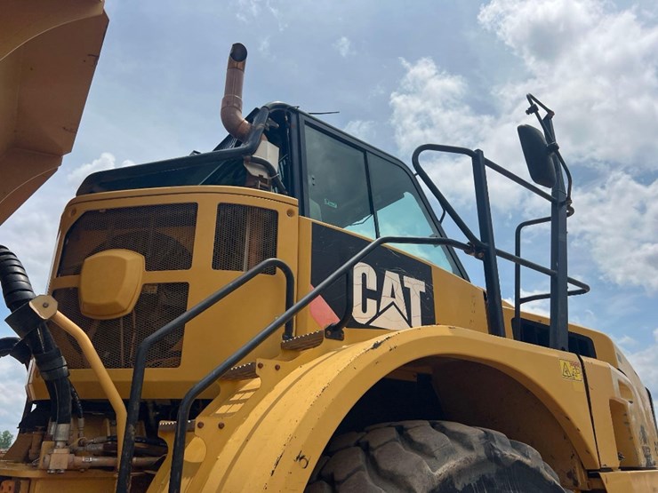 2014-caterpillar-740b-image-28