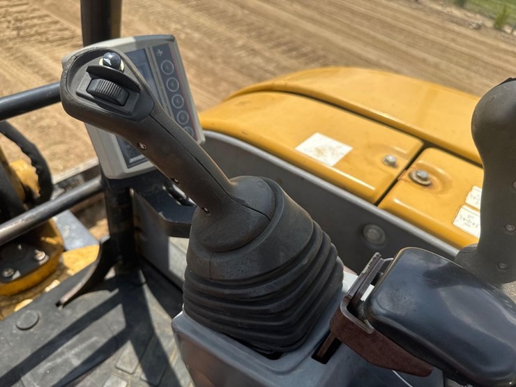 2014-caterpillar-304e-cr-image-30