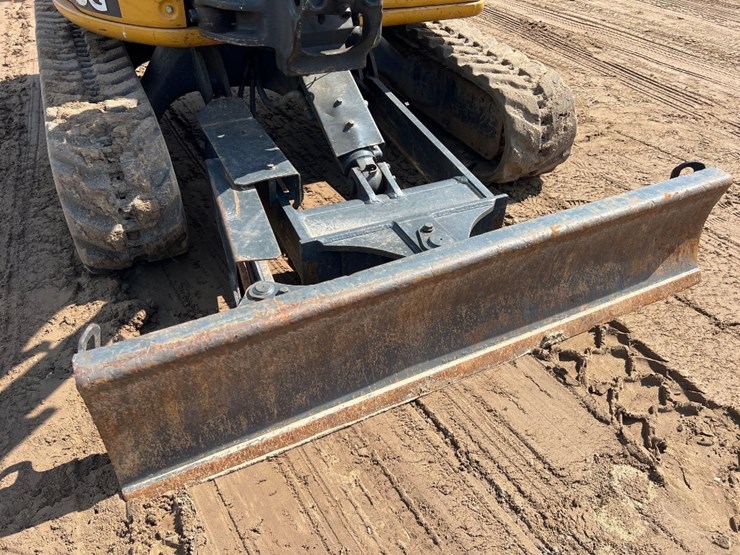 2016-deere-35g-image-25