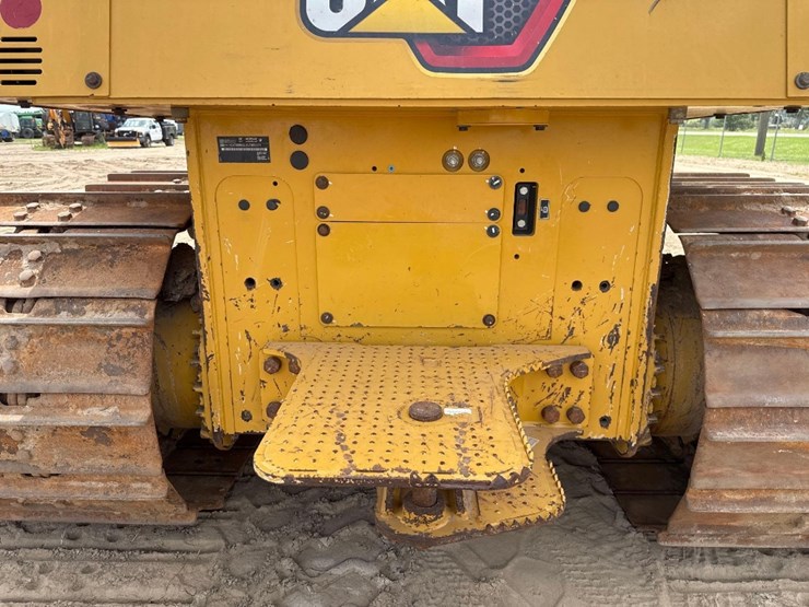 2022-caterpillar-d4-lgp-image-10