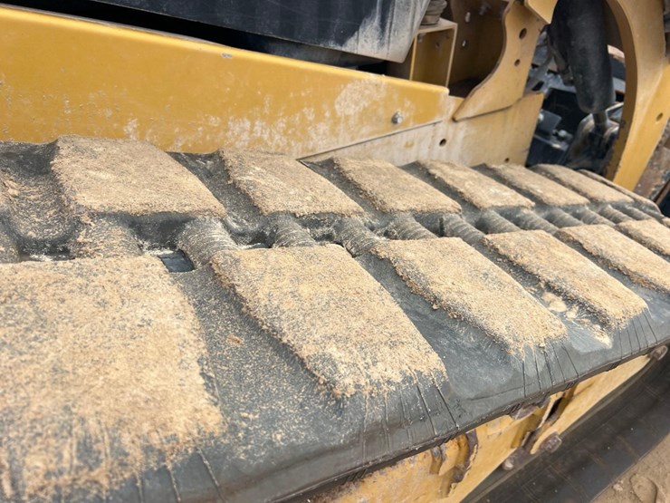 2023-caterpillar-299d3-image-21