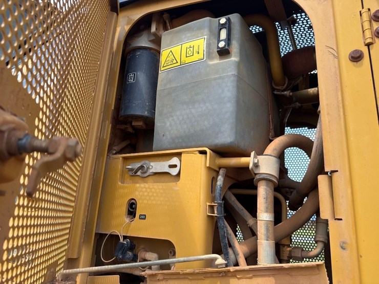caterpillar-140m-vhp-image-16