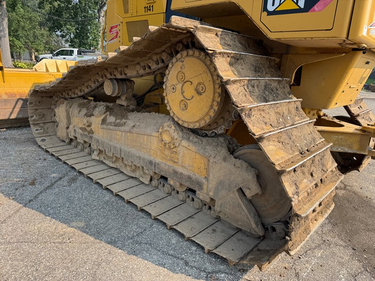 2017-caterpillar-d6n-lgp-image-29