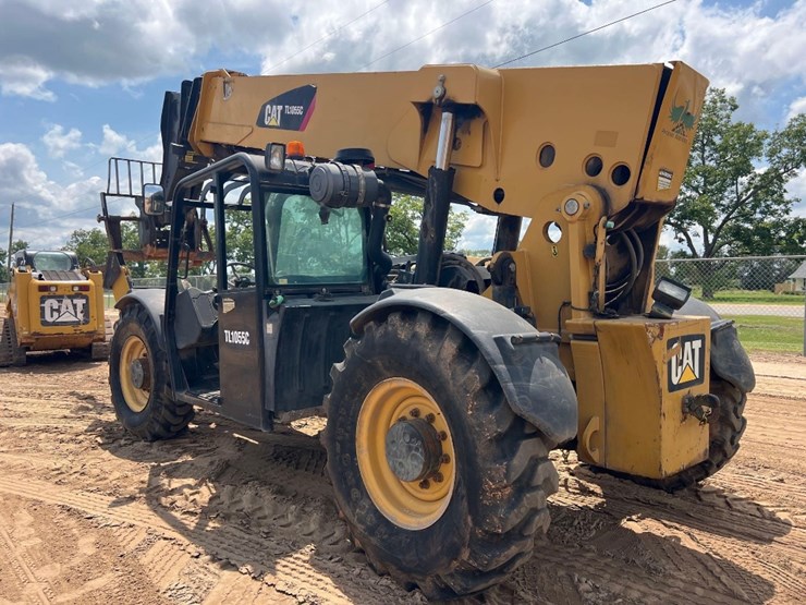 2015-caterpillar-tl1055c-image-2