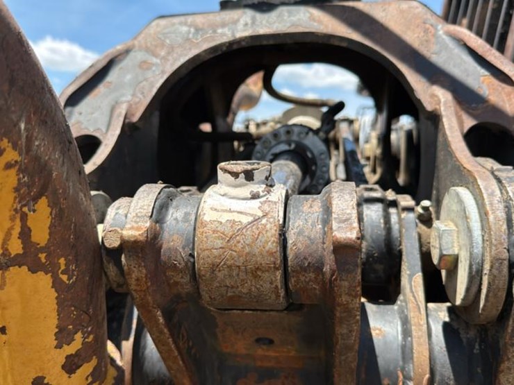2008-caterpillar-574-image-21
