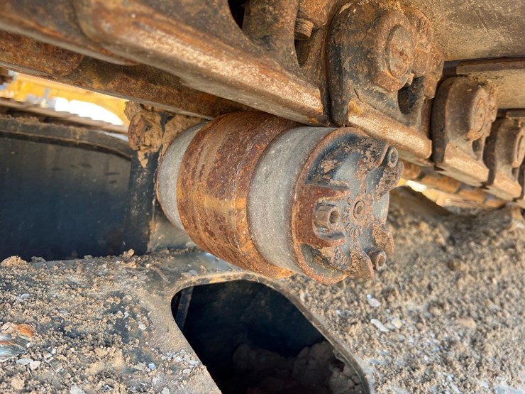caterpillar-325fl-image-18